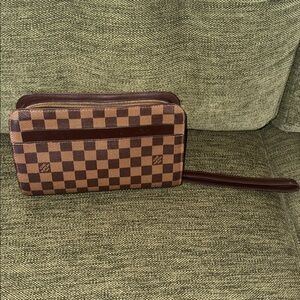 LV Damier ebene clutch/wristlet. VINTAGE